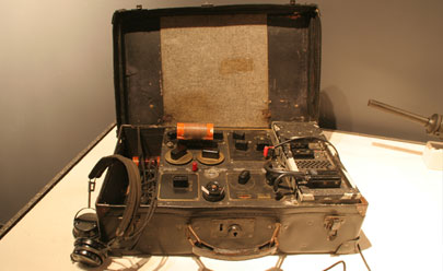 SOE Suitcase Radio